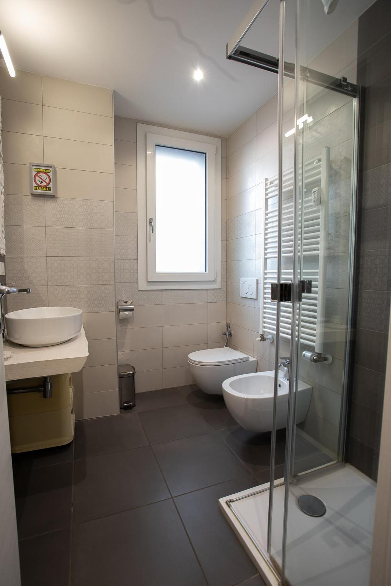 בולוניה Happy Home Bo Centro Free Private Parking מראה חיצוני תמונה